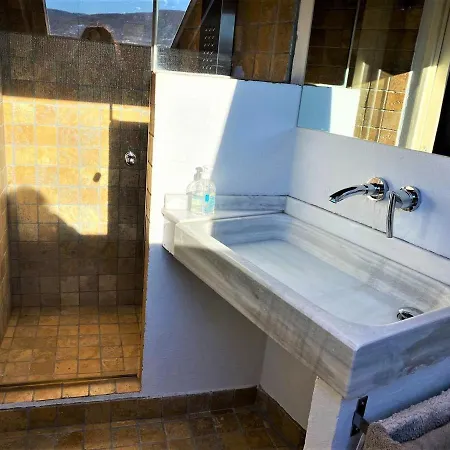 Esplendida Casa En El Centro De Con Piscina *