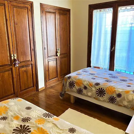 Nyaraló Esplendida Casa En El Centro De Con Piscina