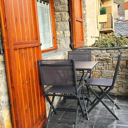 Espléndida Casa En El Centro De Con Piscina Llivia