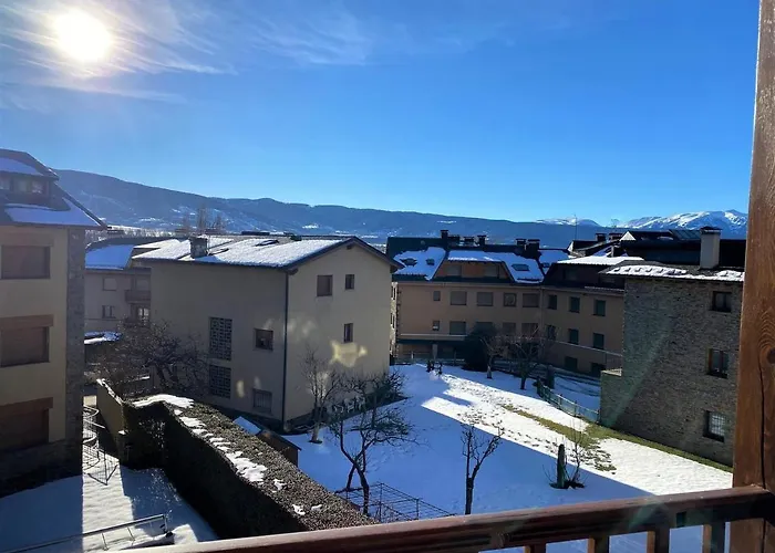 Vakantiehuis Esplendida Casa En El Centro De Con Piscina Llivia