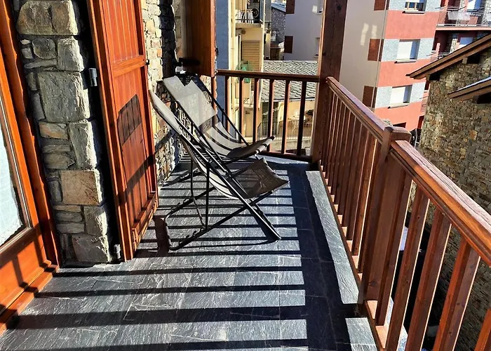 Esplendida Casa En El Centro De Con Piscina Llivia