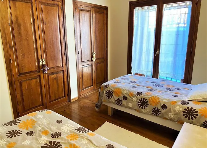 Vakantiehuis Esplendida Casa En El Centro De Con Piscina