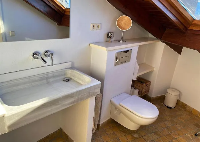 Vakantiehuis Esplendida Casa En El Centro De Con Piscina