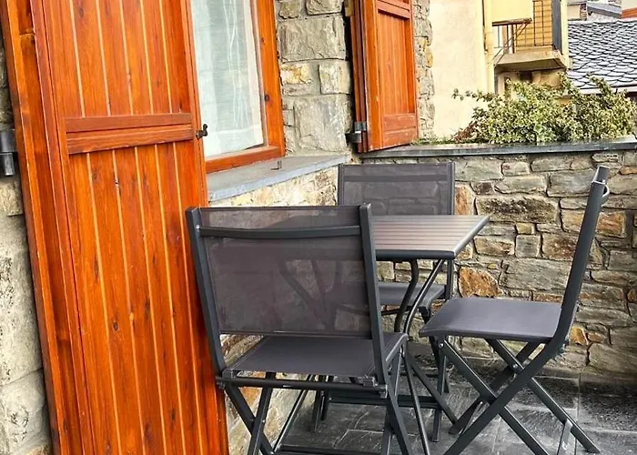 Esplendida Casa En El Centro De Con Piscina Llivia